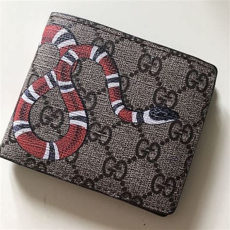 how to tell a gucci wallet is fake|gucci men's wallet knockoff.